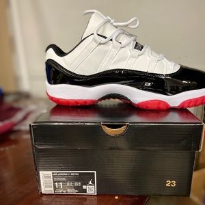 Jordan 11 low top